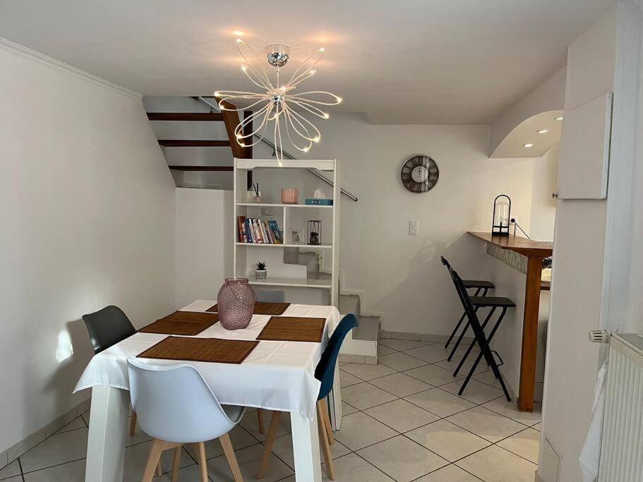 Petite Maison De Ville Au Calme Brie-Comte-Robert Exterior foto